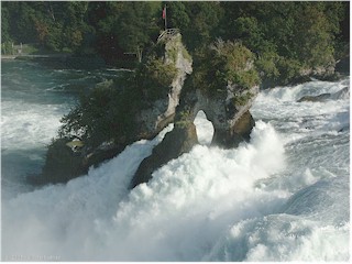 Massive but yet fragile rocks in the center of the Rheinfall