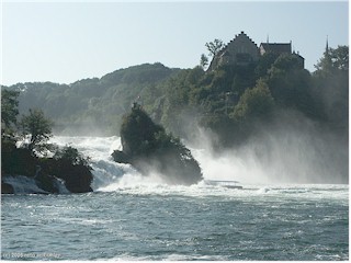 The Rheinfall seen from the northern shore (canton Schaffhausen)