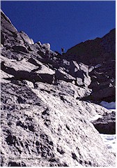 Sehr steiler, schmaler und felsiger Aufstieg