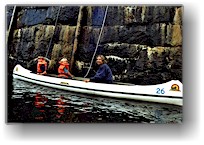 [ susanne, daniel und katrin im kanu in der schleuse ]