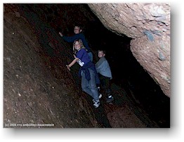 [ unsere kinder in der hhle in der herring cove im fundy NP ]