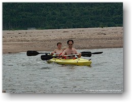 [ durchfahrt durch sandbank der south harbour beach im cape breton NP ]