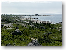 [ blick auf peggys cove vom Swissair SR-111 memorial ]