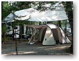 [ unser zelt auf dem camping jeremys bay im kejimkujik nationalpark ]