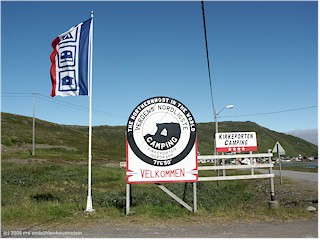 [ schild: campingplatz kirkeporten - der nrdlichste campingplatz der welt ]