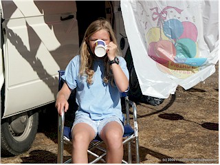 [ katrin mit samen-tasse ]
