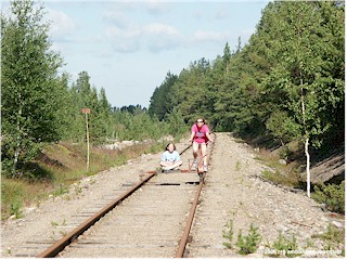 [ susanne und katrin in voller fahrt ]