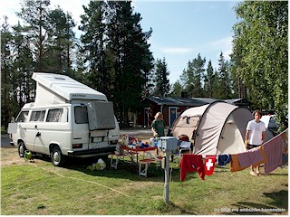 [ gedeckter frhstckstisch auf dem campingplatz moskosel ]