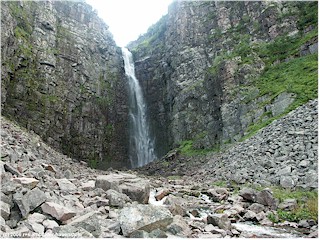 [ fulufjll nationalpark: wasserfall njupeskrsfallet ]