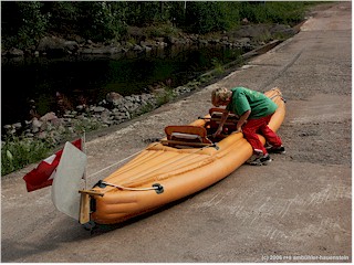 [ mathias prft das schlauchboot ]