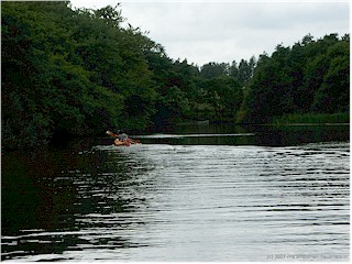 kanufahren auf dem guden bei odderholm, DK
