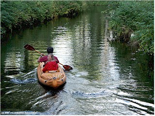 reto und katrin im gummiboot auf dem gudens