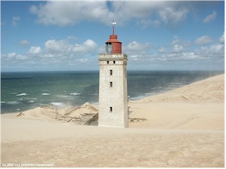 teilweise zugewehter leuchtturm bei blbjerg, DK