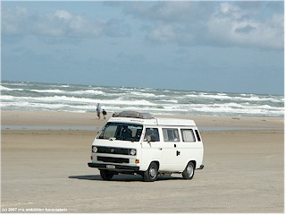 VW camper auf dem sandstrand zwischen blokhus und grnhj, DK