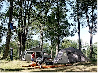 familie ambhler auf dem campingplatz bolms
