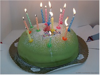 geburtstagskuchen princess cake mit 13 kerzen