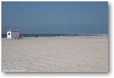 sandstrand an der ostsee bei rostock
