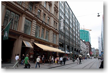 einkaufstrasse in helsinki