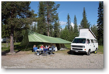 the ambis beim frhstck auf dem campingplatz sirkka, SF