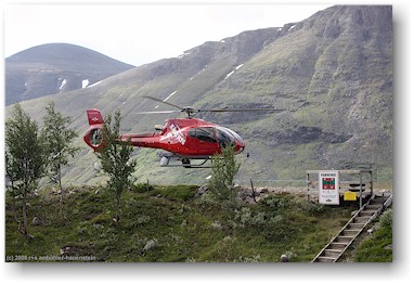 landung eines helikopters bei der kebnekaise fjllstation