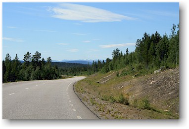 hauptstrasse E45 entlang des muddus nationalpark, S