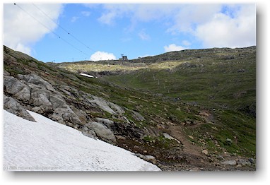 wanderweg am reskutan bei re, S