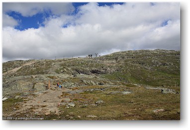 wanderweg zur bergstation der kabinbanan bei re, S