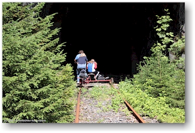 einfahrt in den zweiten tunnel