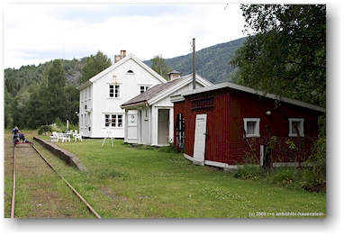 siedlung nore mit stillgelegtem bahnhof