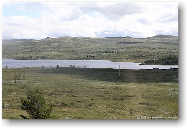 bergsee anevatn an der strasse nummer 40 (uvdalsvegen)