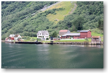 naeroy am naeryfjorden, N