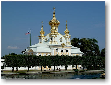 kapelle neben dem grosser palast im peterhof (petrodvorets) bei sankt petersburg, RU