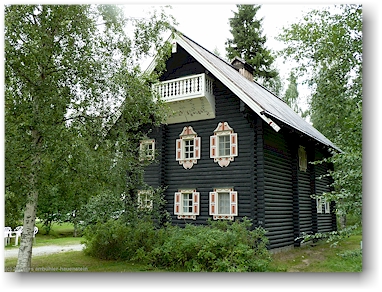 wohnhaus in traditionellem karelischem stil bei nurmes, FI