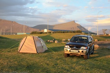 unser zelt auf dem campingplatz in akranes