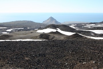 blick richtung arnarstapi vom rastplatz bei den songhellir caves
