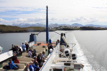 auf der faehre von stykkisholmur nach brianslaekur