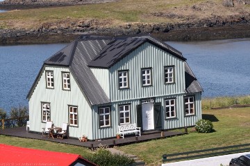 wohnhaus am wasser in stykkisholmur