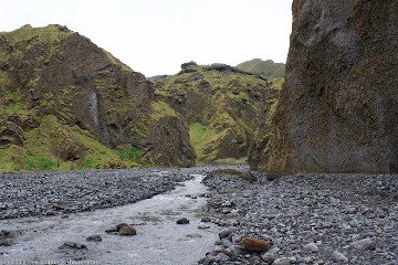 kleines nebental des krossa am fuss des eyjafjallajoekull