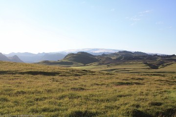 blick auf den myrdalsjoekull von der strasse 214 richtung thakgil