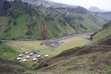 blick von oben auf den campingplatz thakgil