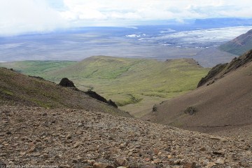 blick vom fuss des gipfel des kristinartindar auf den skeidararjoekull im skaftafell nationalpark