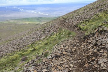 wanderweg richtung gipfel des kristinartindar im skaftafell nationalpark