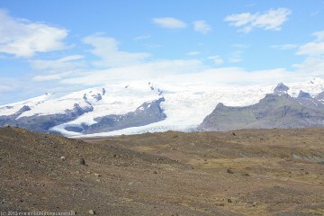 blick vom ufer des joekulsarlon auf den breidamerkurjoekull