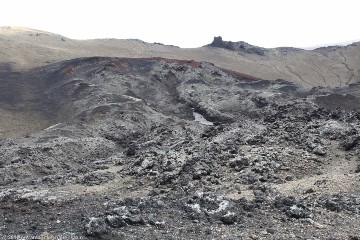 auf dem askja-drekagil trail entlang des oeskjuvatn