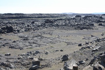 lavafeld bei den wasserfaellen dettifoss und selfoss