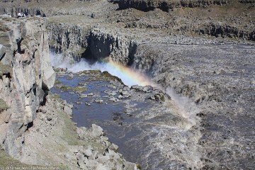 regenbogen ueber dem dettifoss