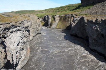 blick in die schlucht des joekulsa a fjoellum vom aussichtspunkt katlar bei holmatungur