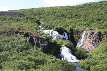 wasserfall in der schlucht des joekulsa a fjoellum vom aussichtspunkt katlar bei holmatungur