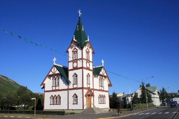 markante kirche von husavik
