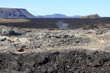 erstarrter lavastrom in der geothermisch aktiven zone leirhnjukur bei krafla